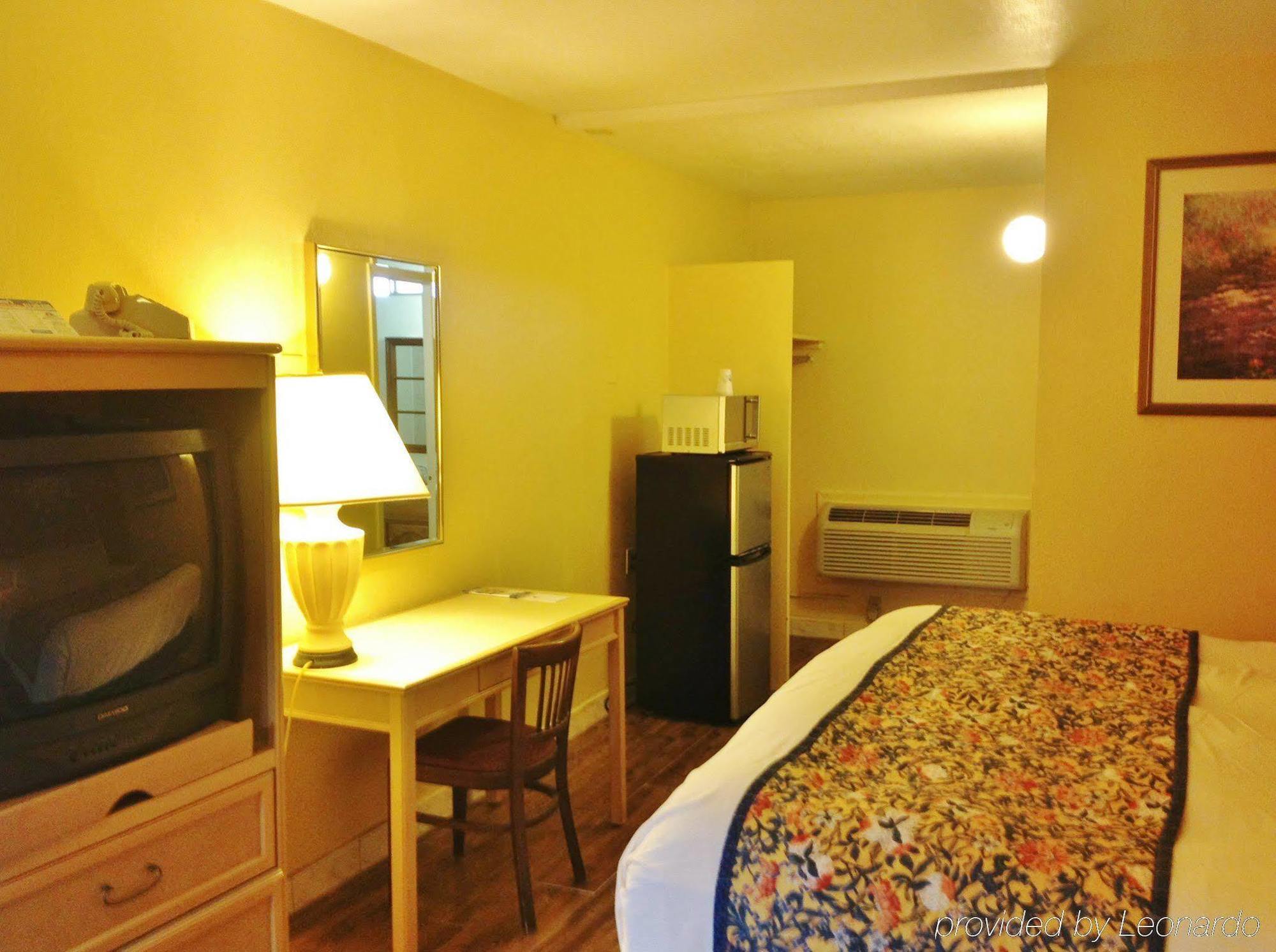 Budget Host Inn Arlington Eksteriør billede
